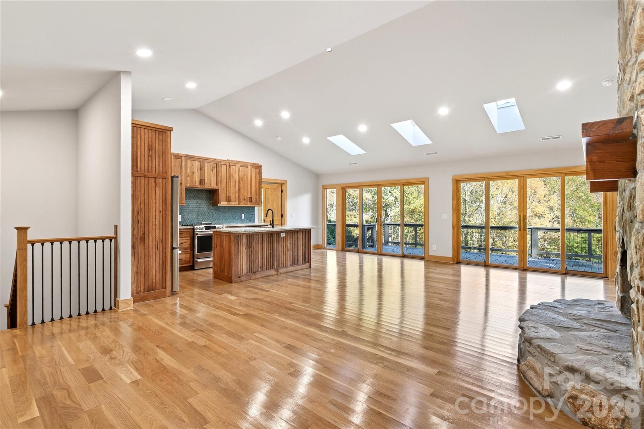 575 Croft Way Property Photo 3