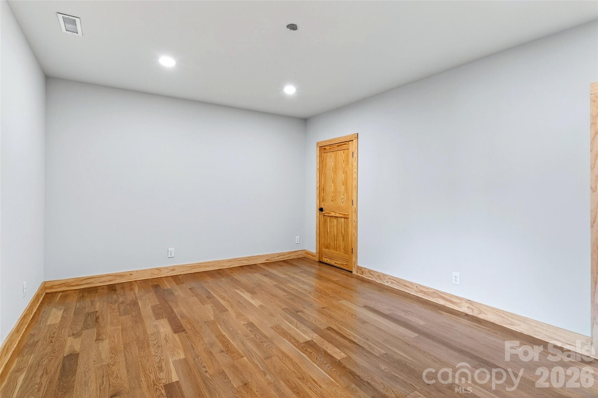 575 Croft Way Property Photo 29
