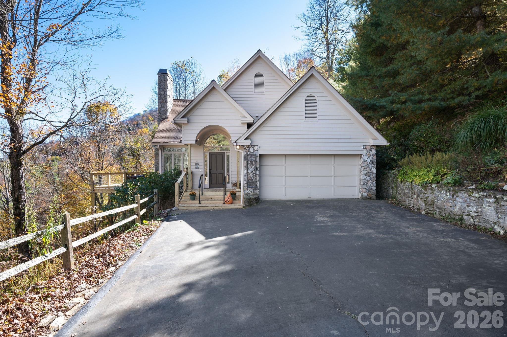 481 Overlook Drive Property Photo 4
