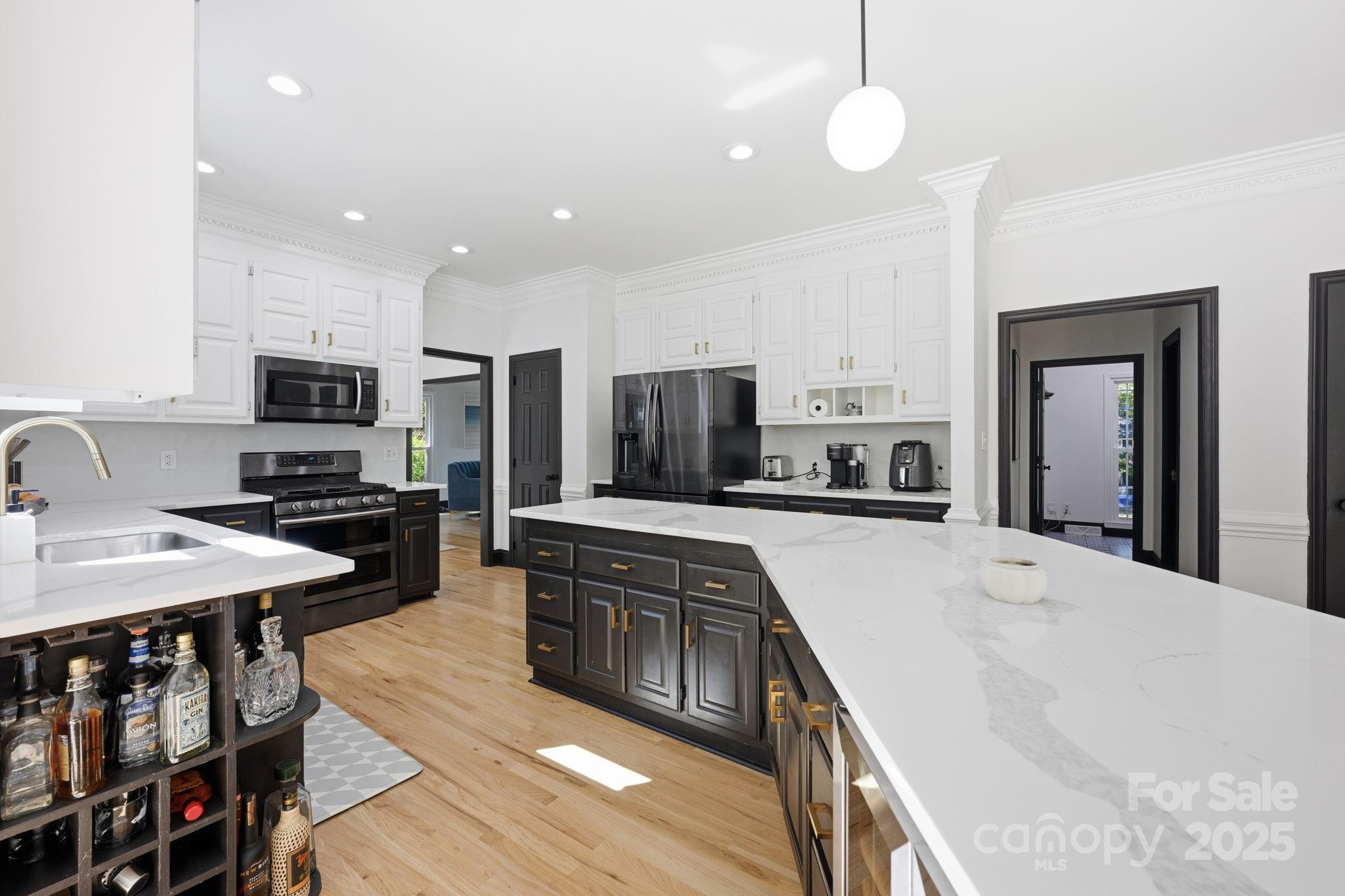 11917 Shady Oak Court Property Photo 5