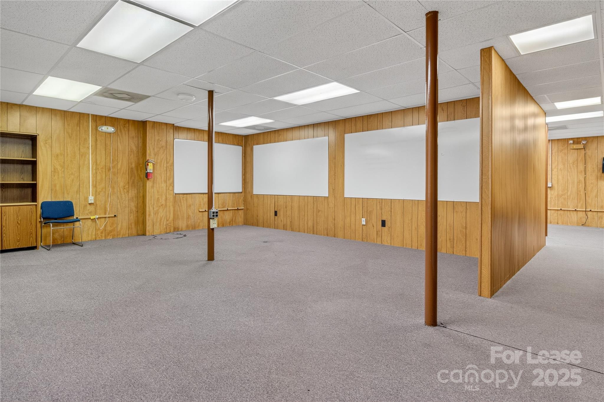 1515 Newton Drive Property Photo 3