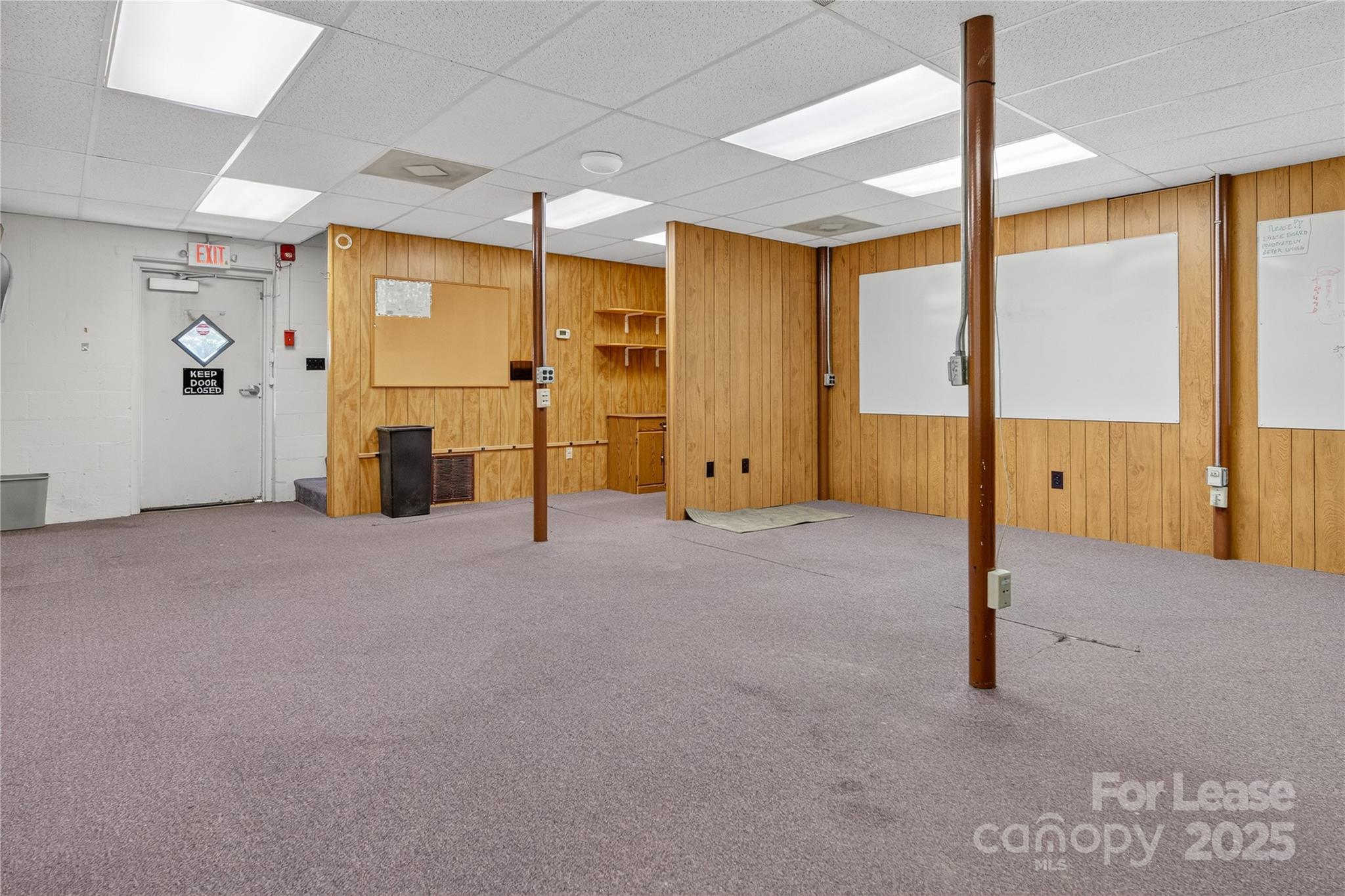 1515 Newton Drive Property Photo 4