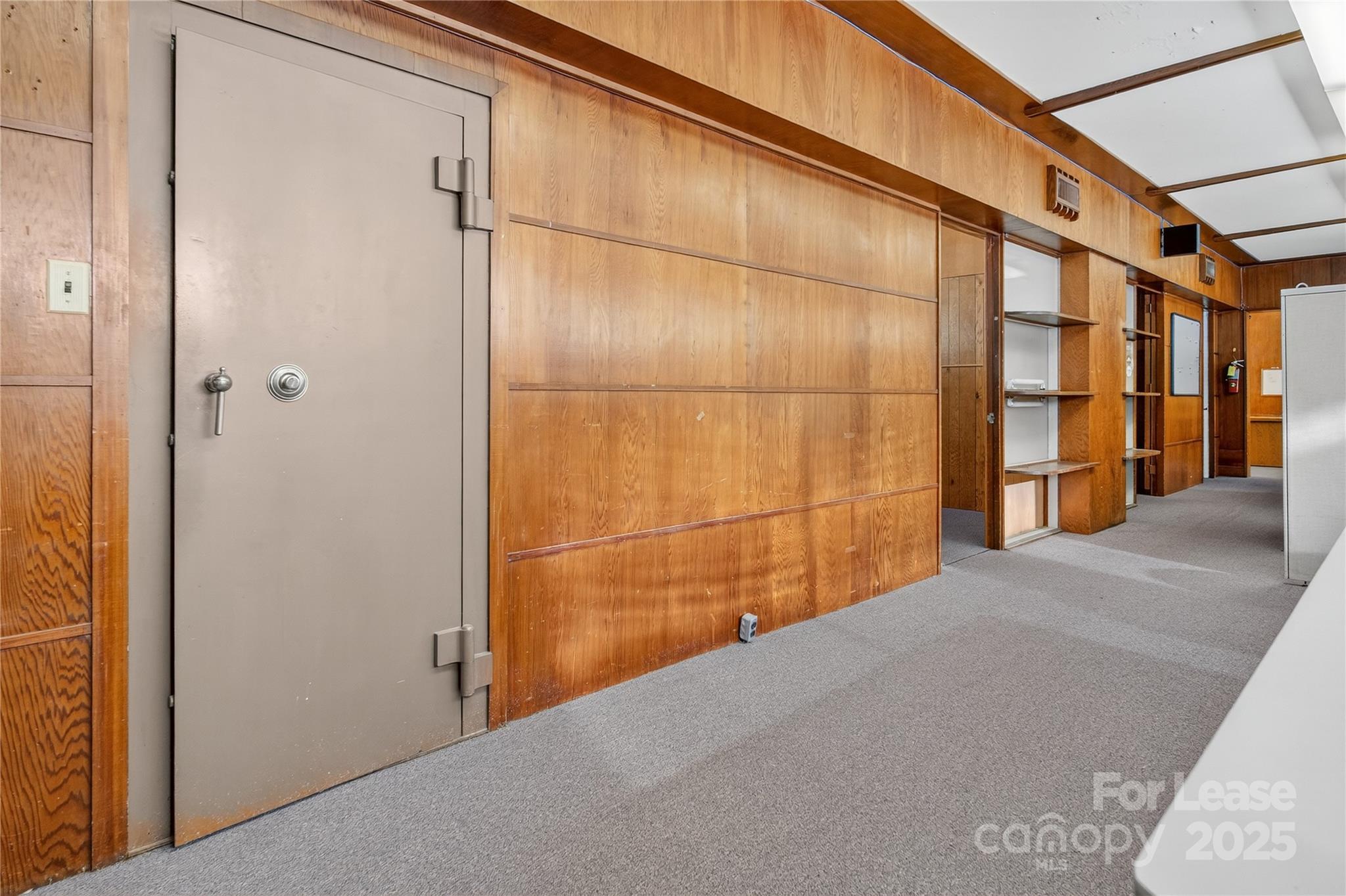 1515 Newton Drive Property Photo 12