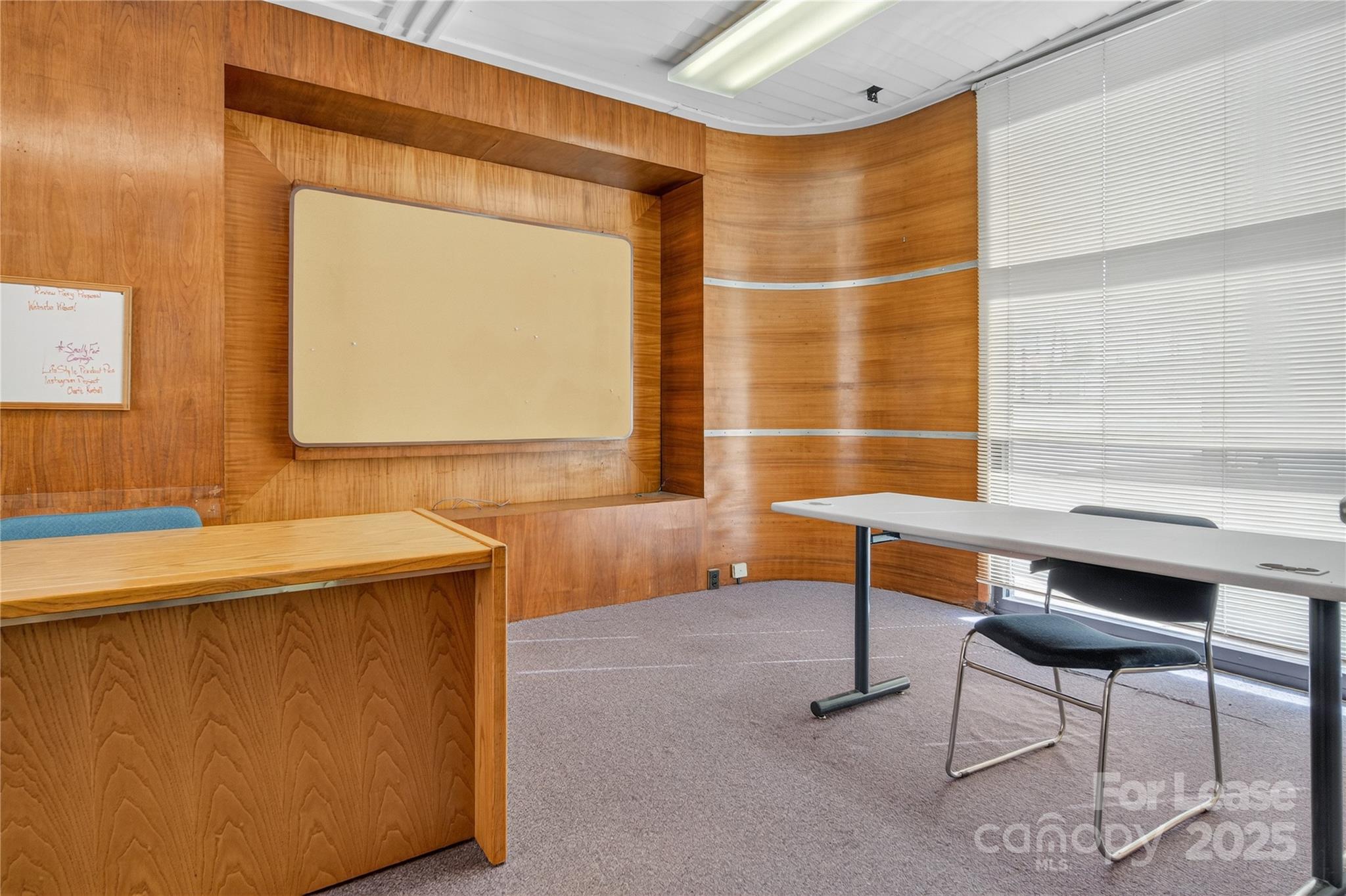 1515 Newton Drive Property Photo 14