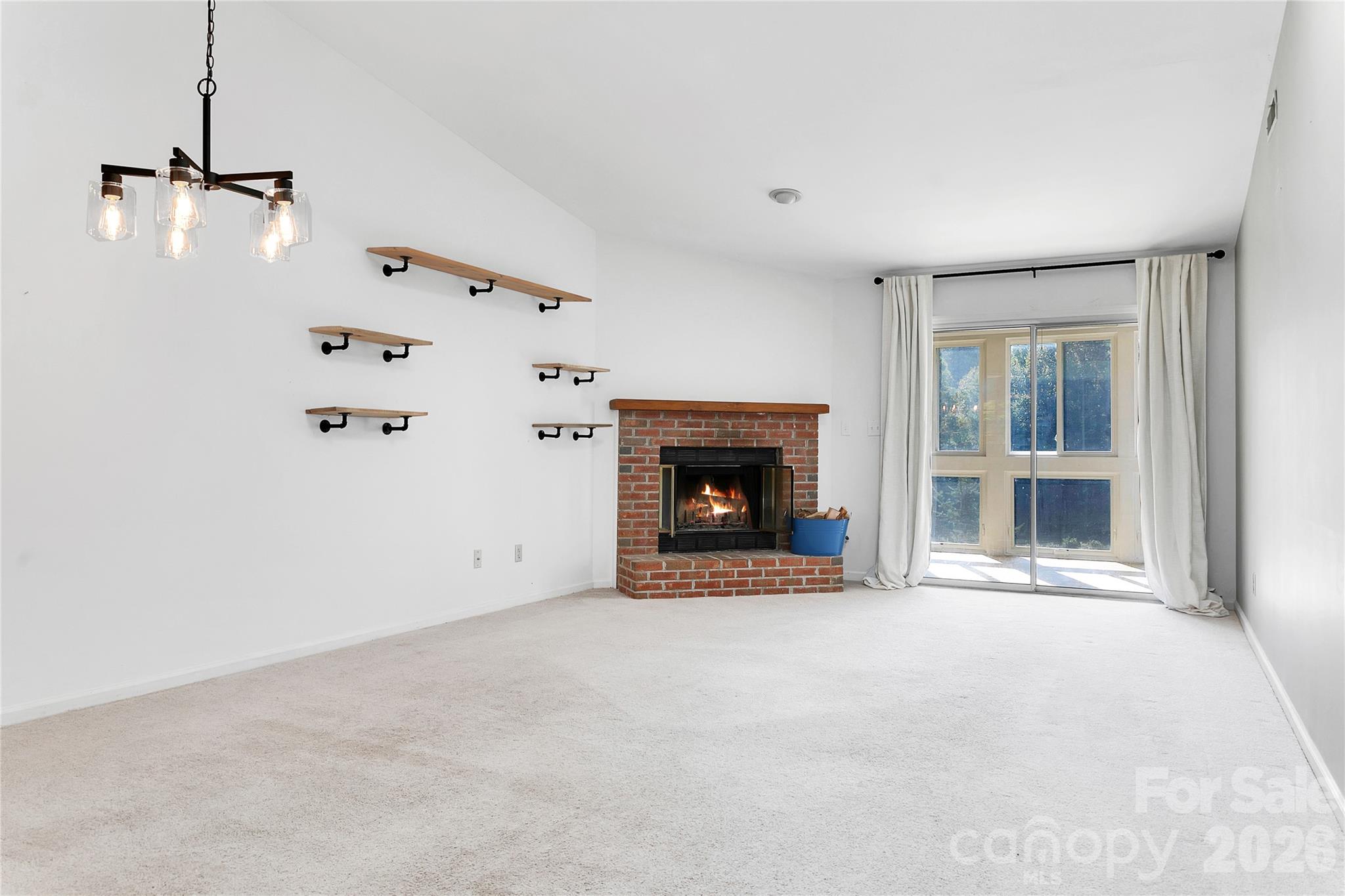 110 Lakeview Court Property Photo 7