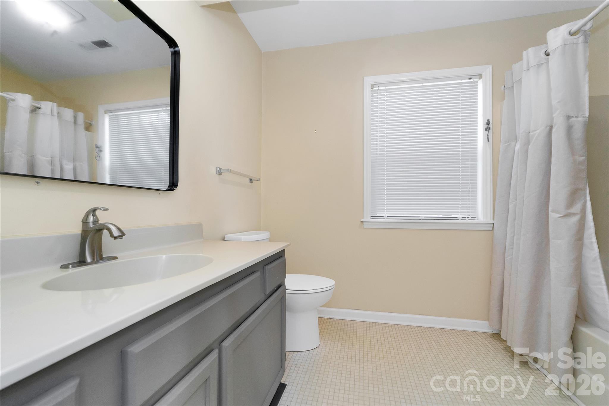 110 Lakeview Court Property Photo 16