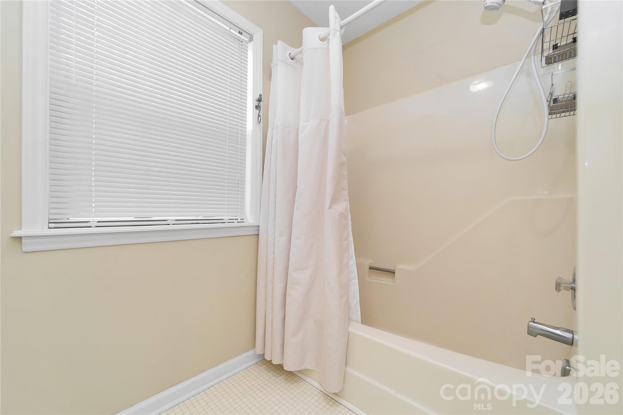 110 Lakeview Court Property Photo 17