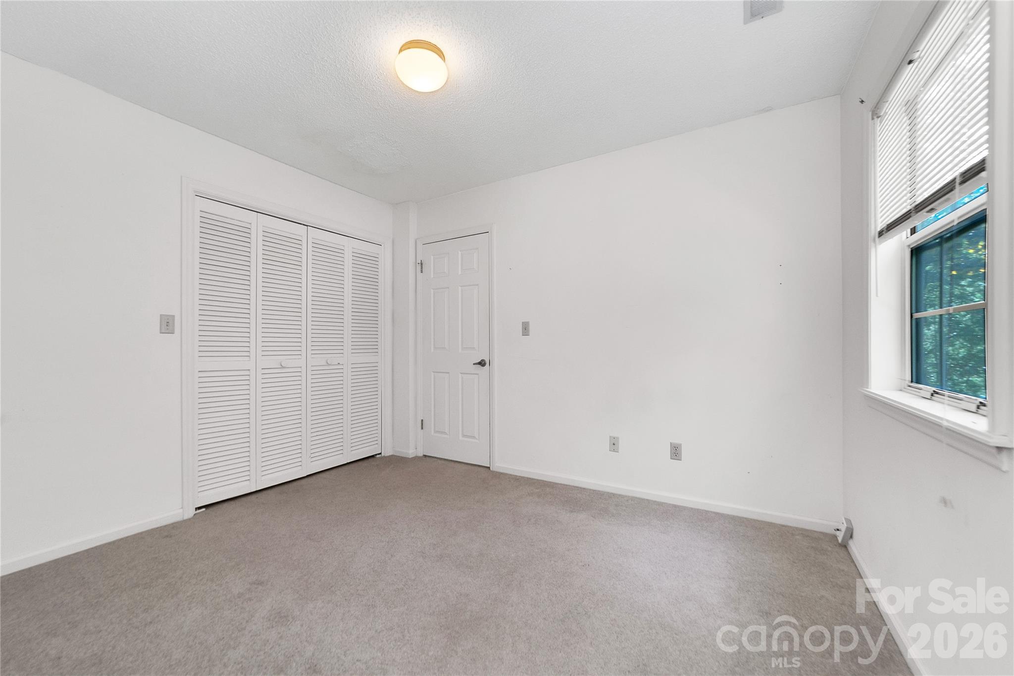 110 Lakeview Court Property Photo 22