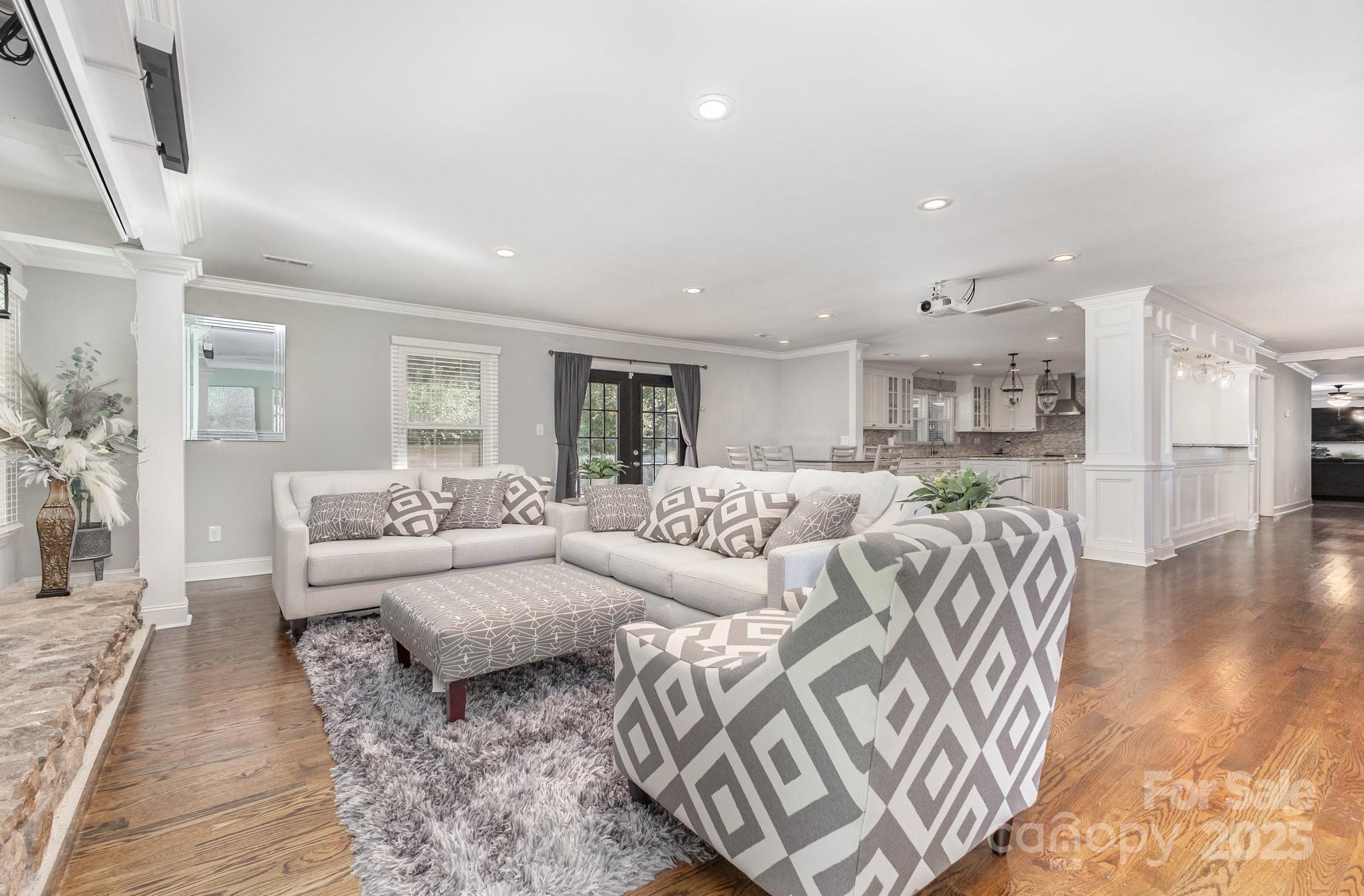 2913 Old Stage Road Property Photo 2