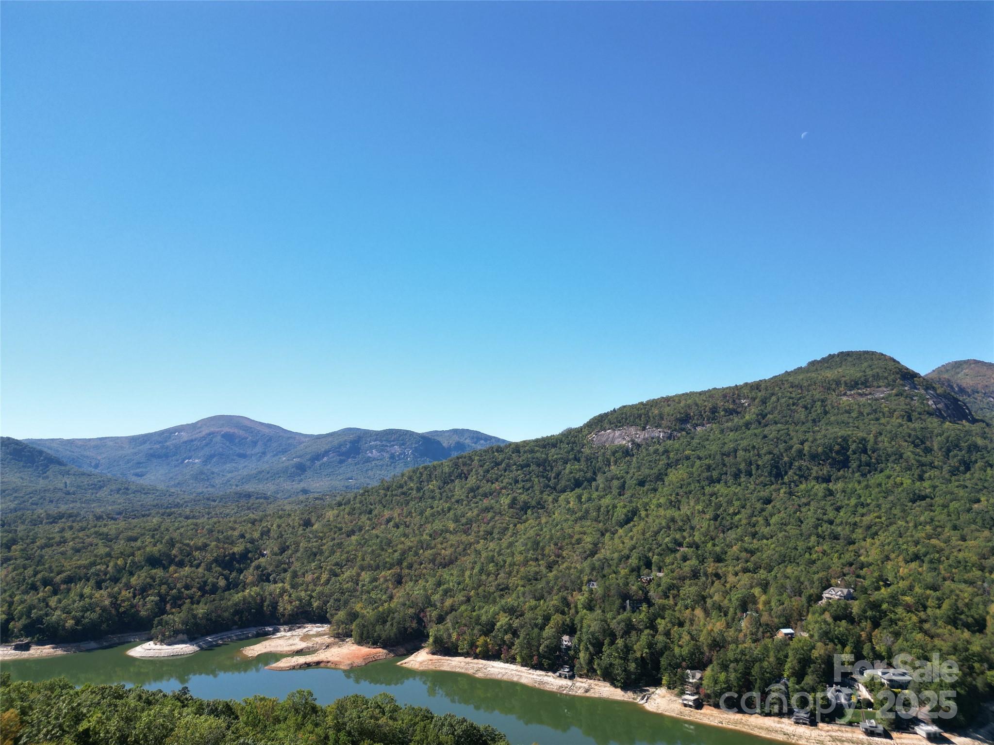 345 Hawks Nest Trail Property Photo 3