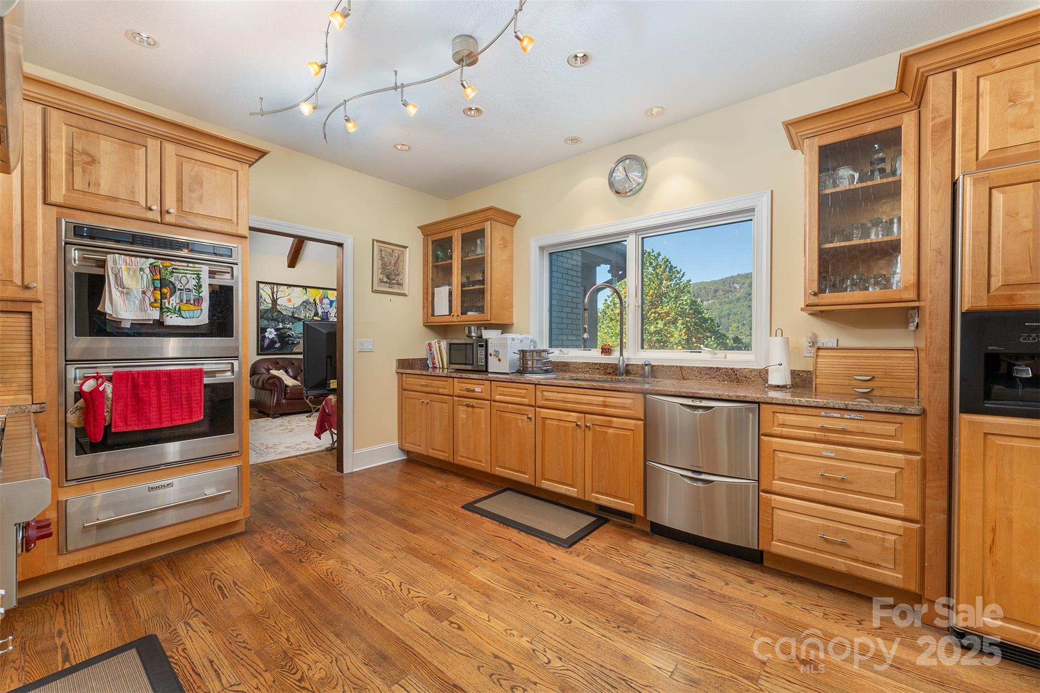 345 Hawks Nest Trail Property Photo 7