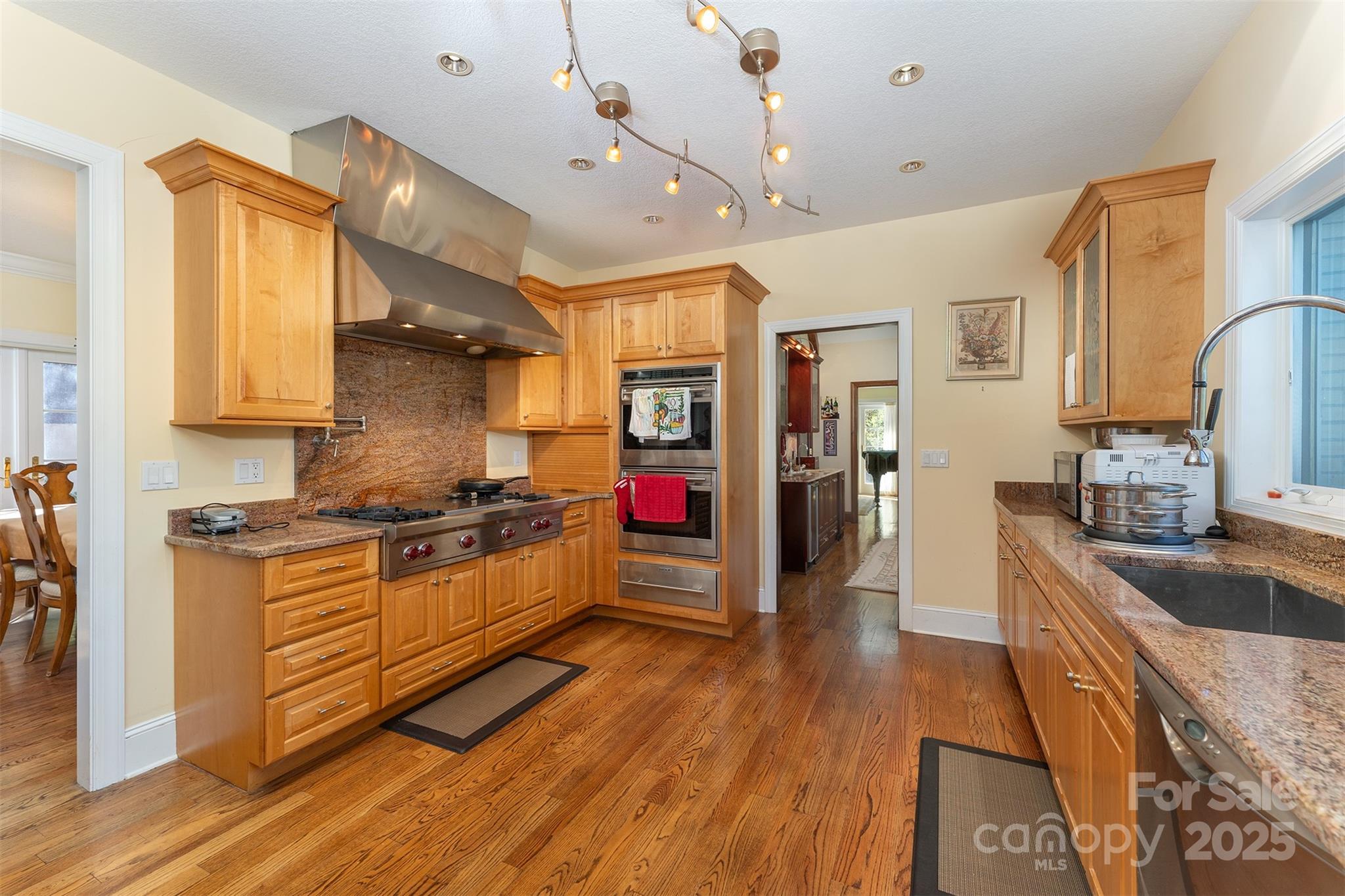 345 Hawks Nest Trail Property Photo 8