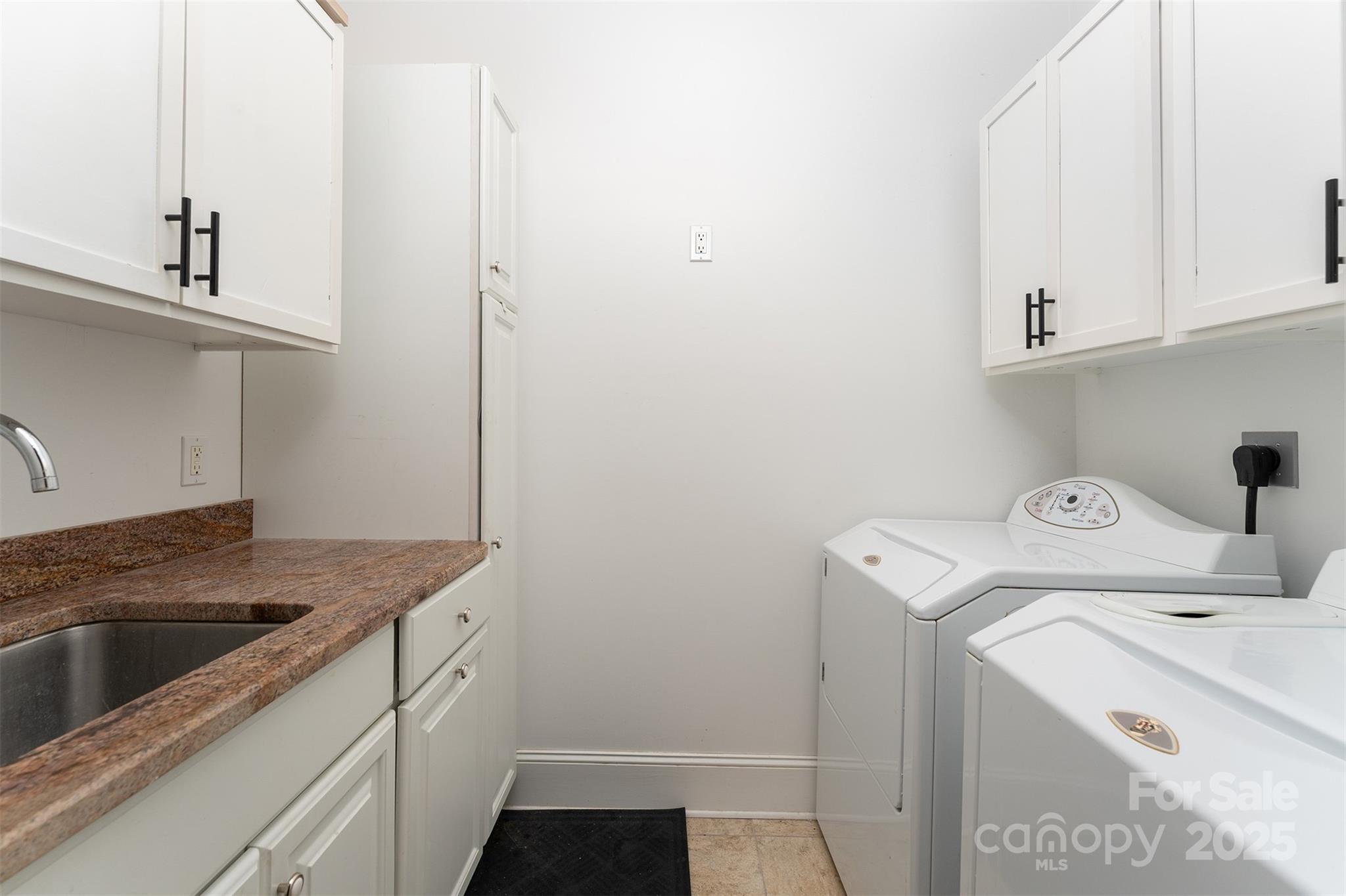 345 Hawks Nest Trail Property Photo 16