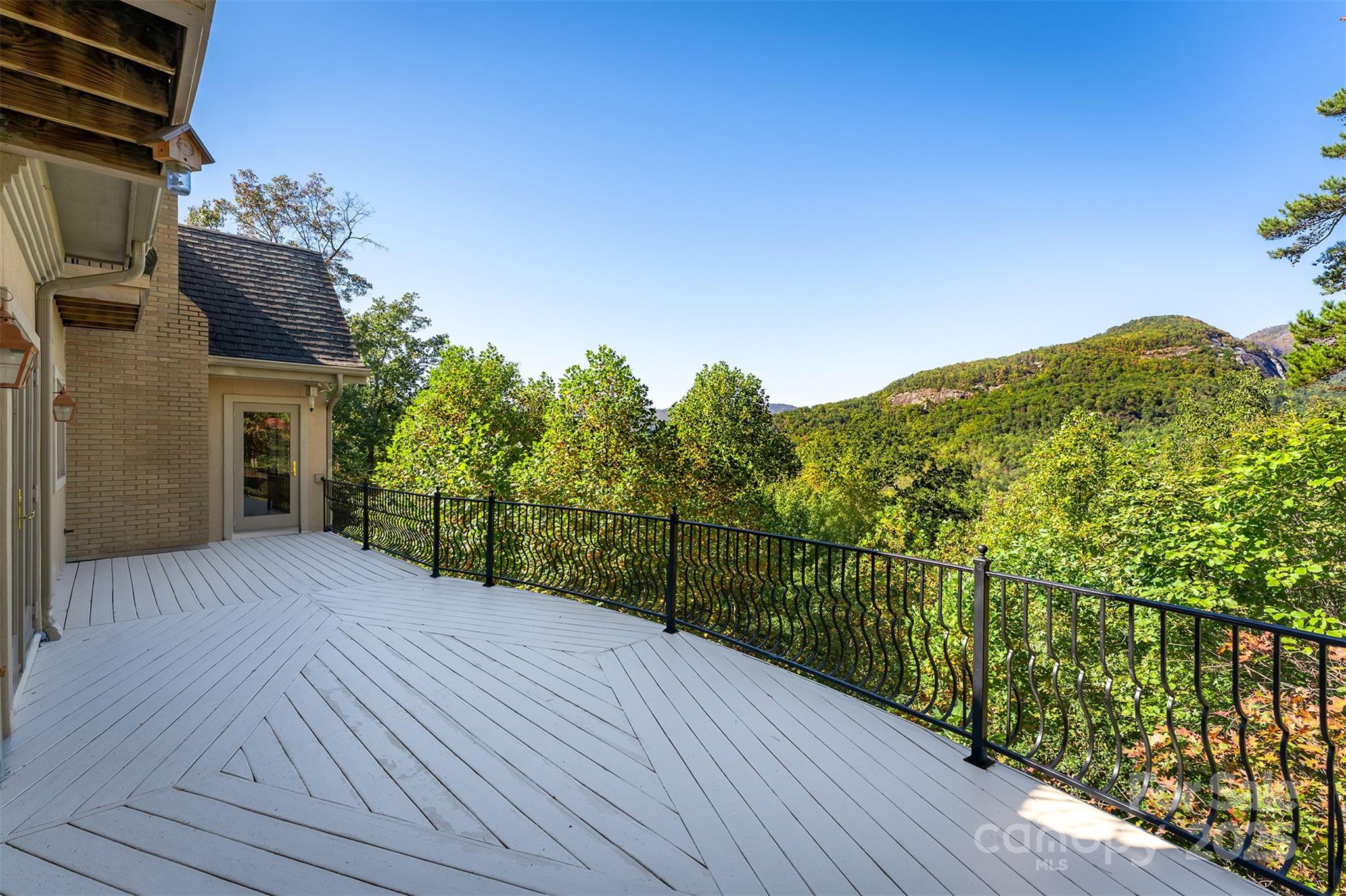 345 Hawks Nest Trail Property Photo 32