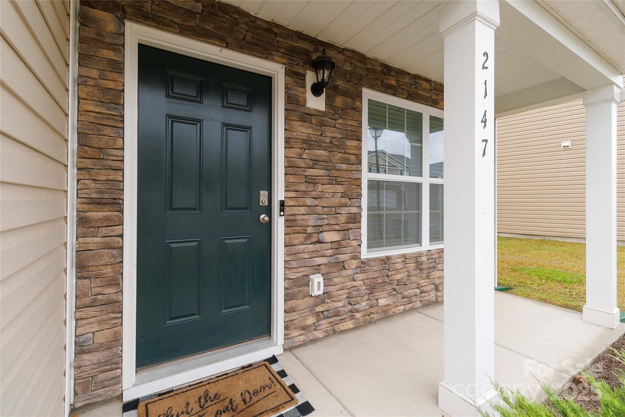 2147 Eastway Drive Property Photo 2