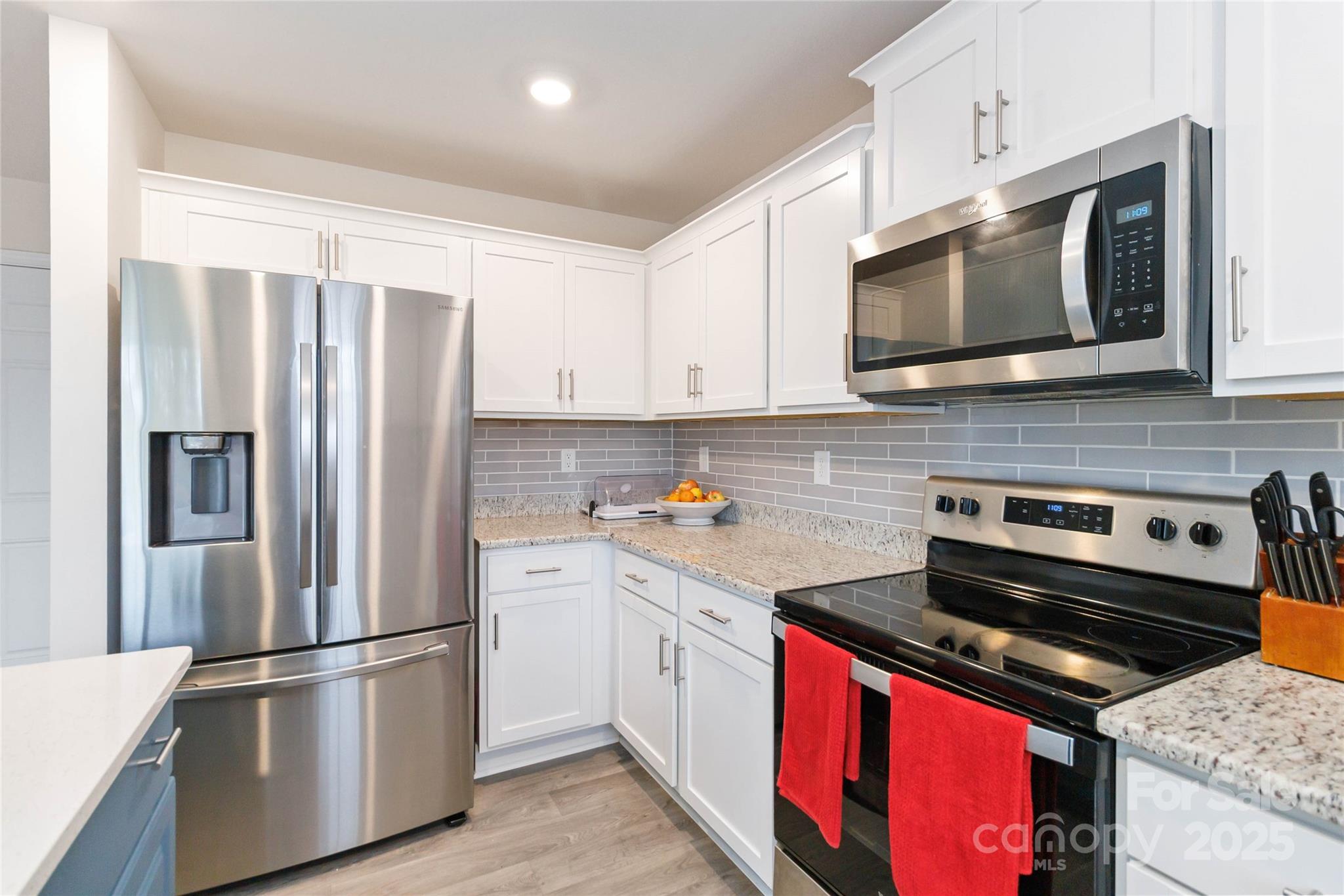 2147 Eastway Drive Property Photo 8