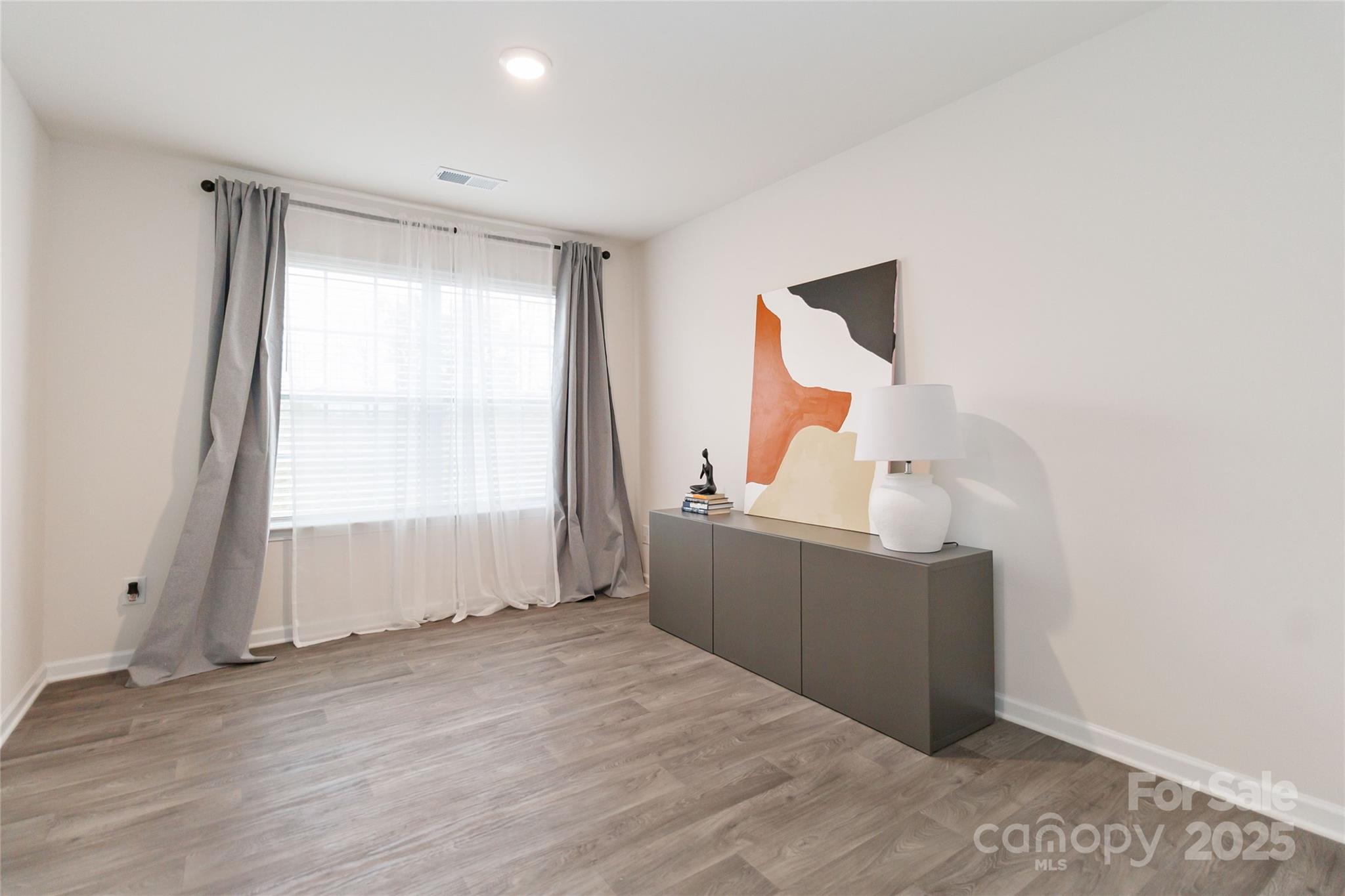 2147 Eastway Drive Property Photo 10