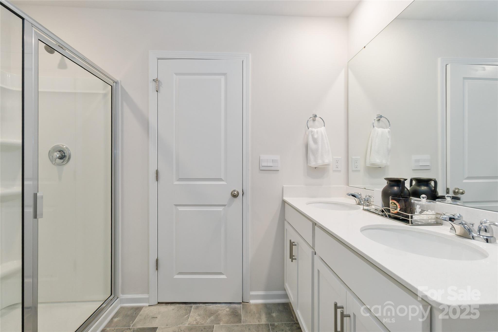 2147 Eastway Drive Property Photo 18