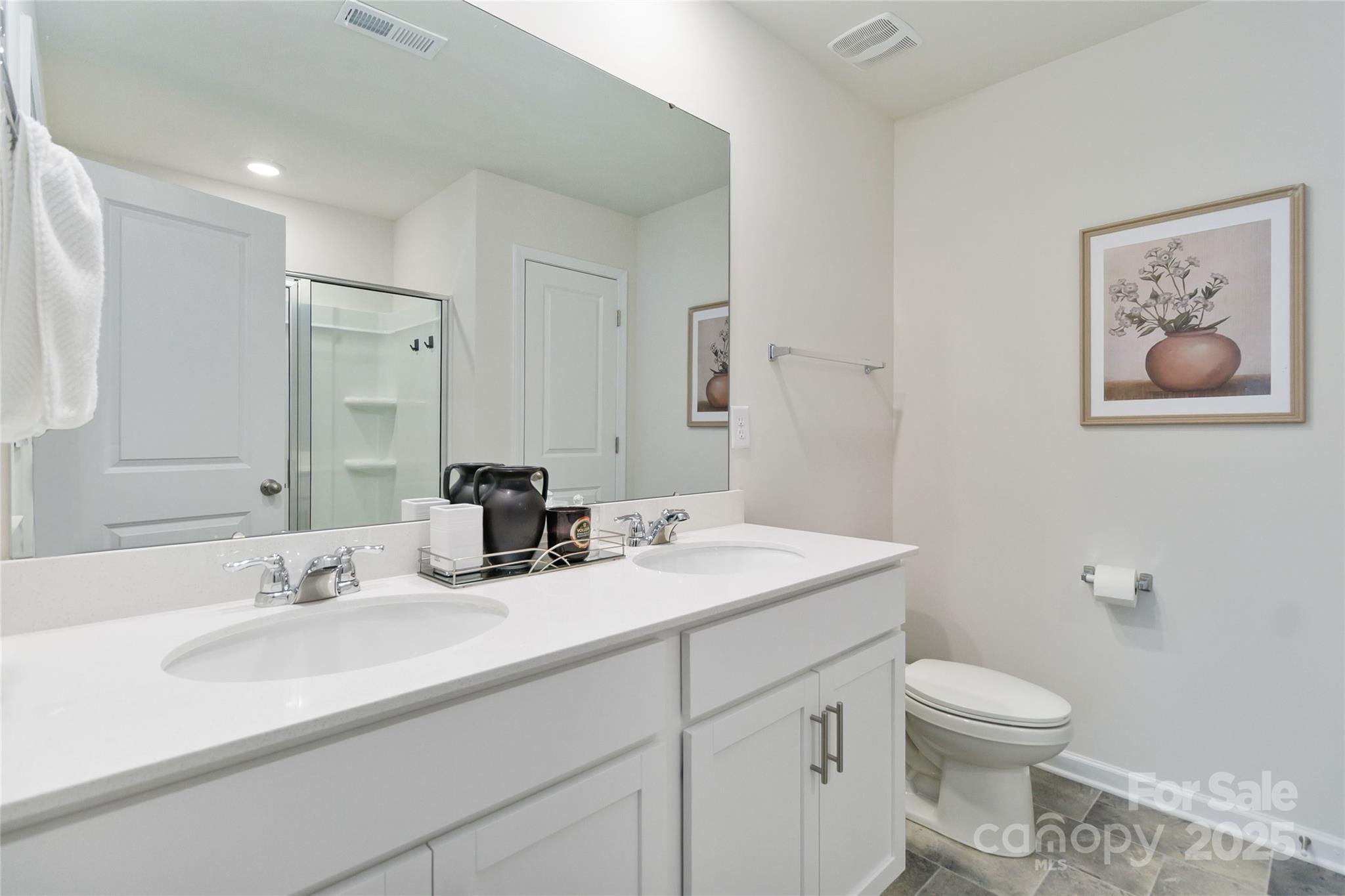 2147 Eastway Drive Property Photo 19
