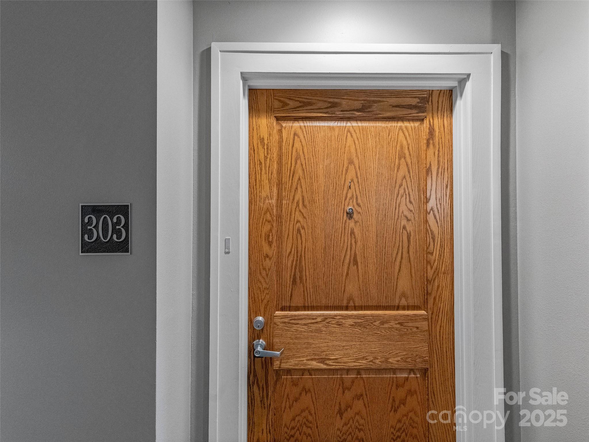 84 W Walnut Street 303 Property Photo 2