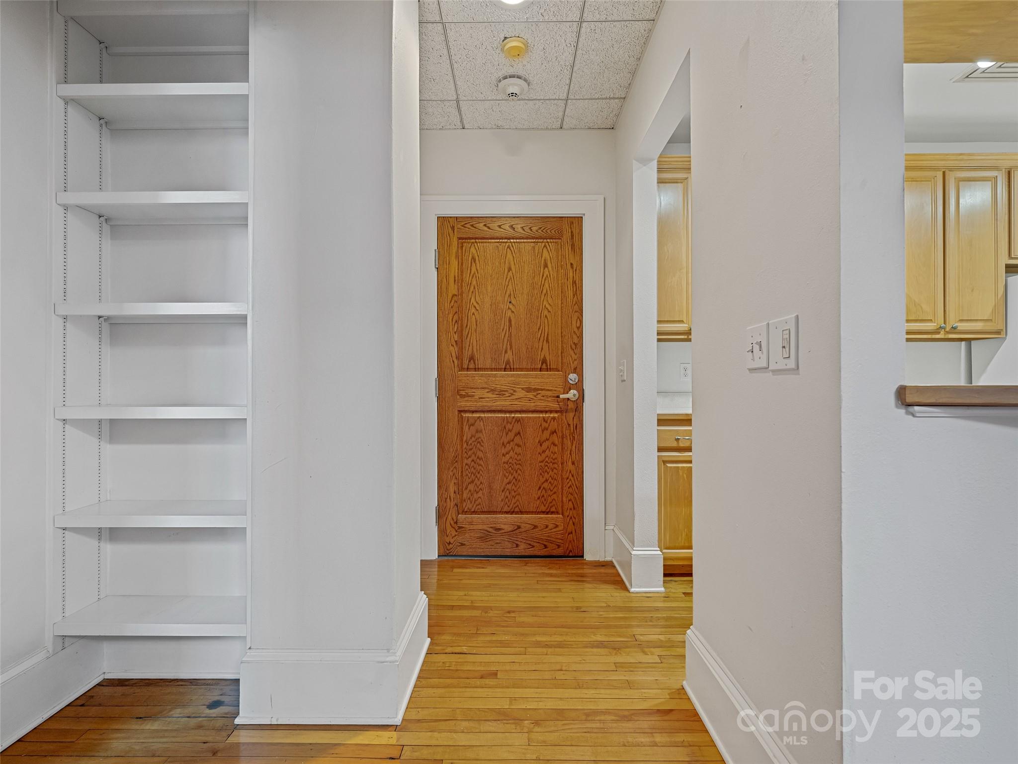 84 W Walnut Street 303 Property Photo 3