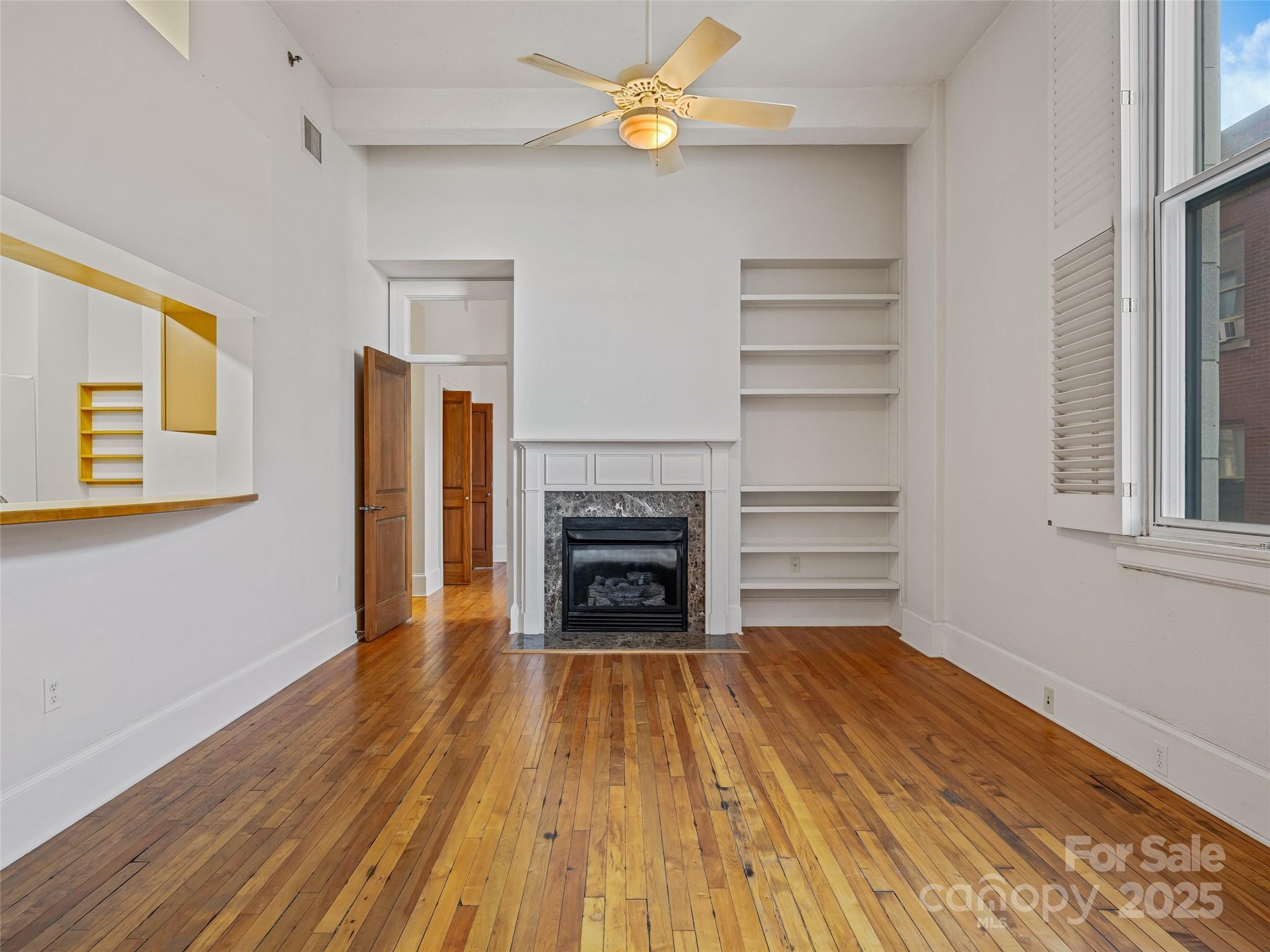 84 W Walnut Street 303 Property Photo 5