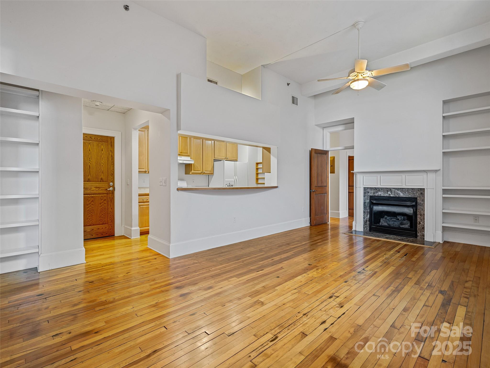 84 W Walnut Street 303 Property Photo 6