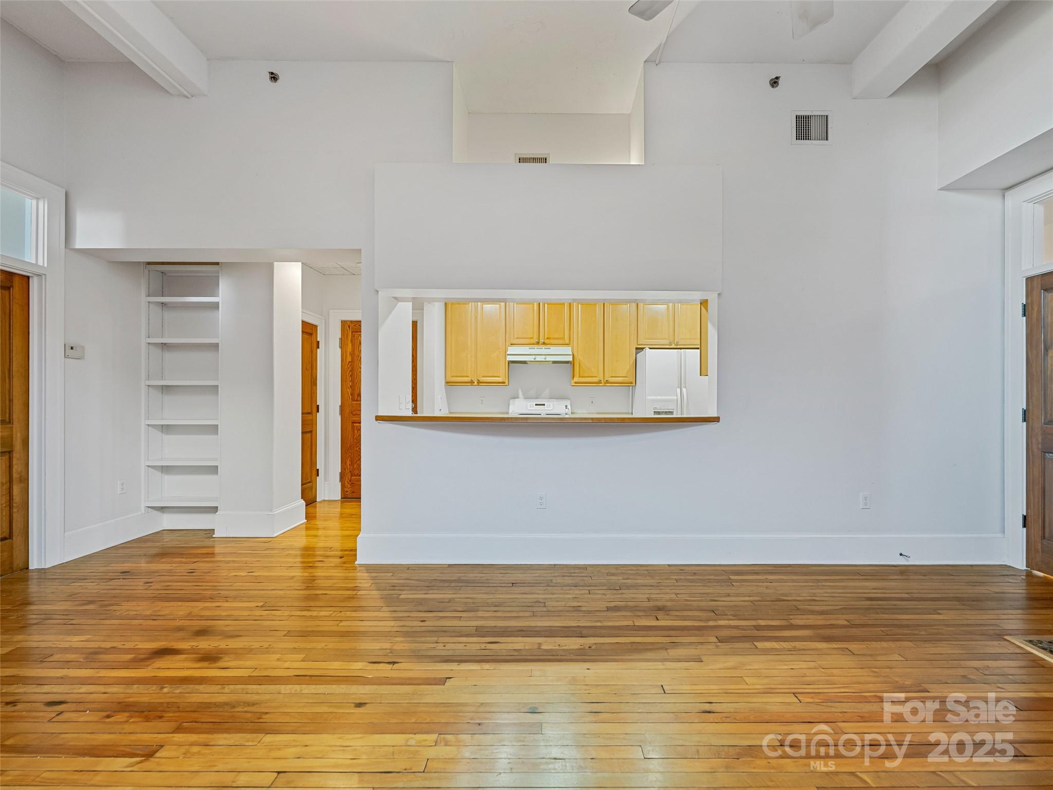 84 W Walnut Street 303 Property Photo 8