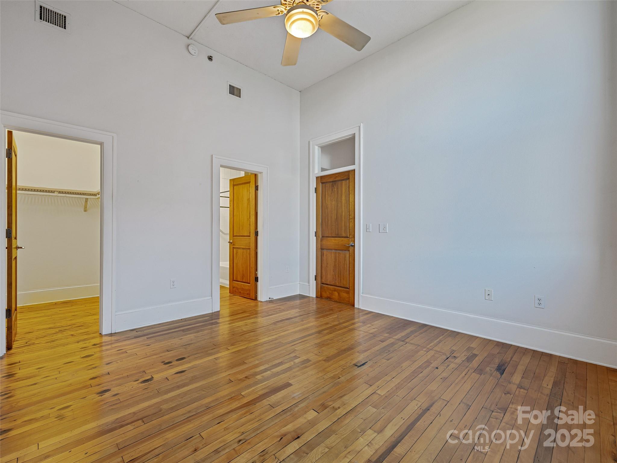 84 W Walnut Street 303 Property Photo 13