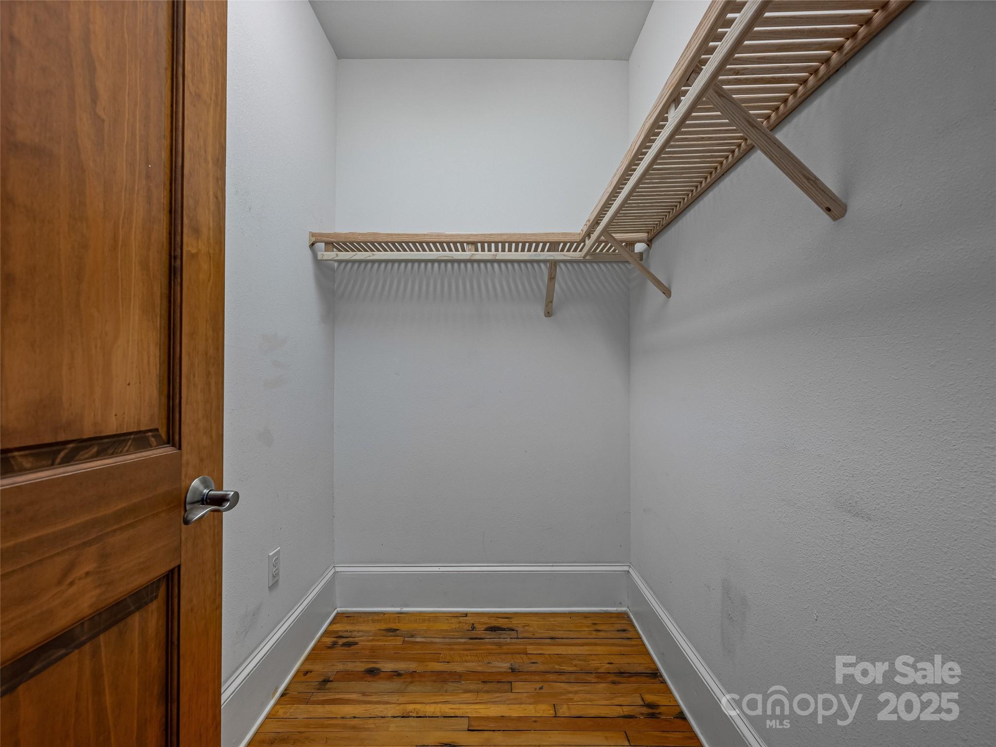 84 W Walnut Street 303 Property Photo 16