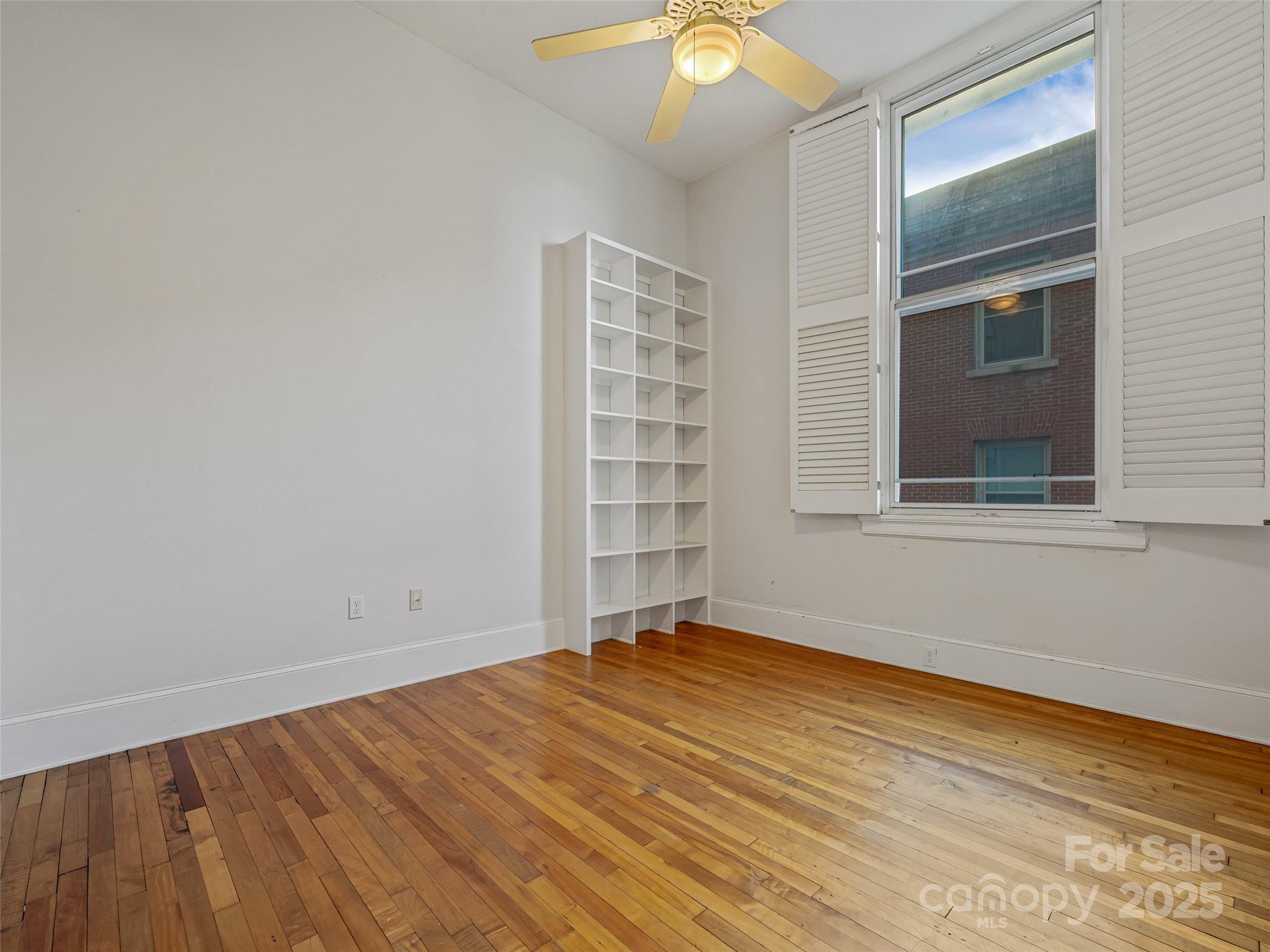 84 W Walnut Street 303 Property Photo 17