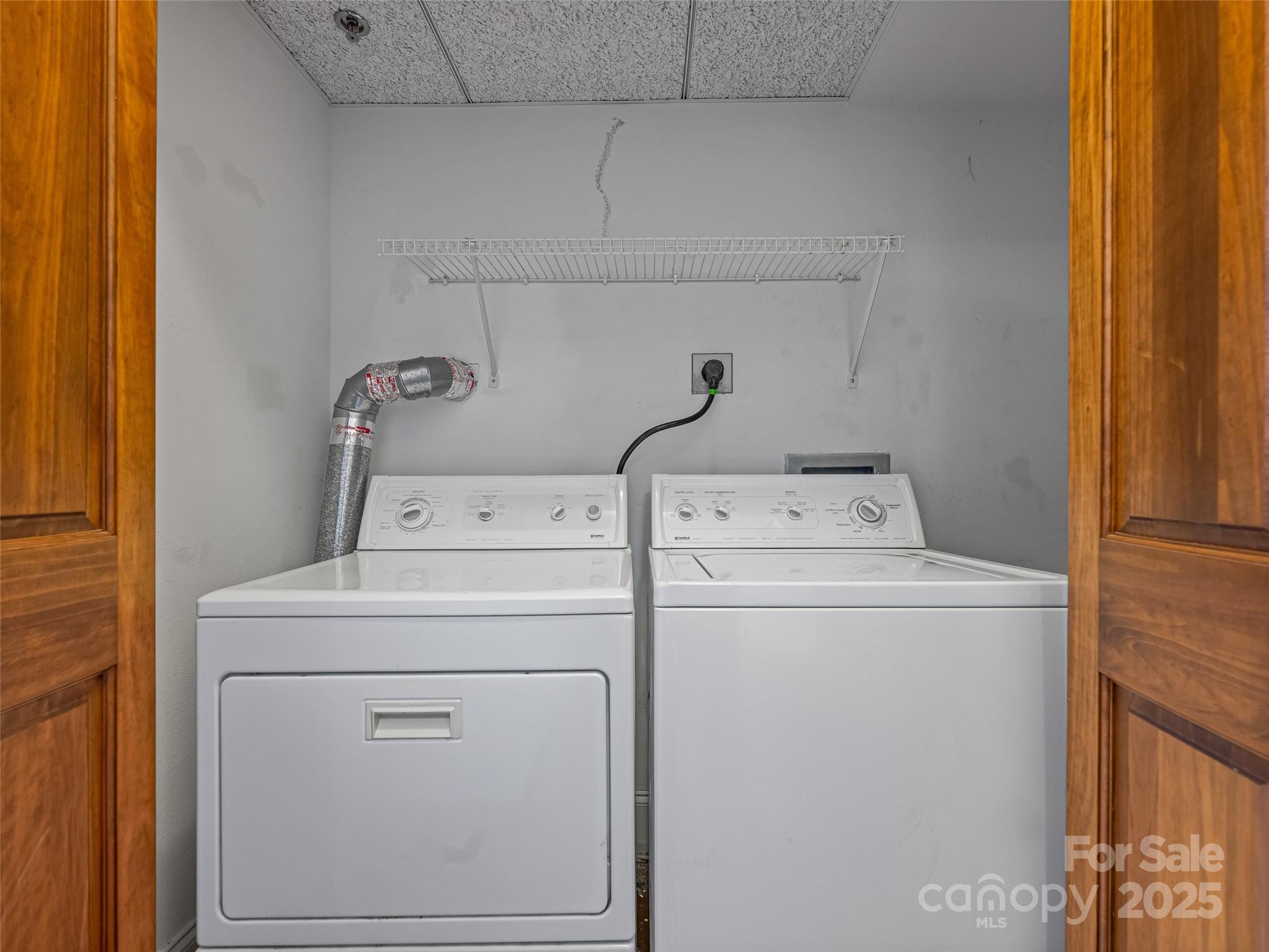 84 W Walnut Street 303 Property Photo 19