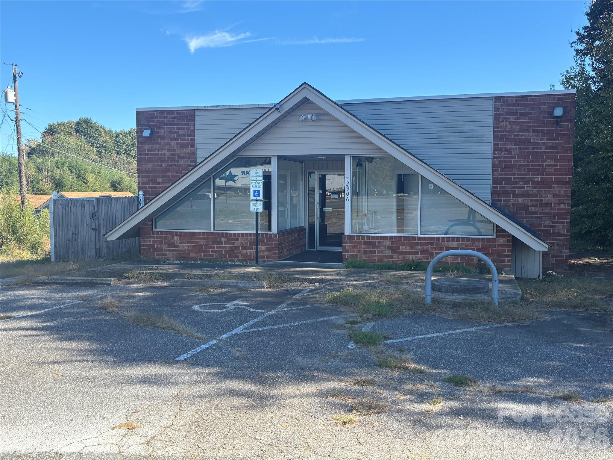 2906 Springs Road Property Photo 1