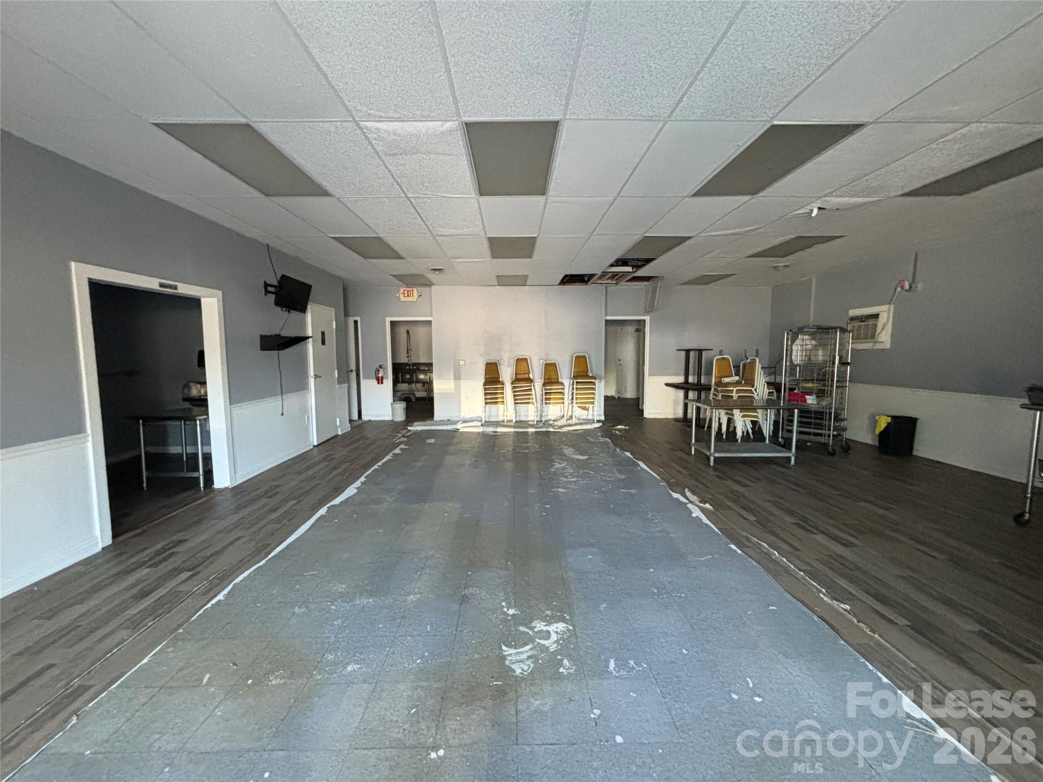 2906 Springs Road Property Photo 3