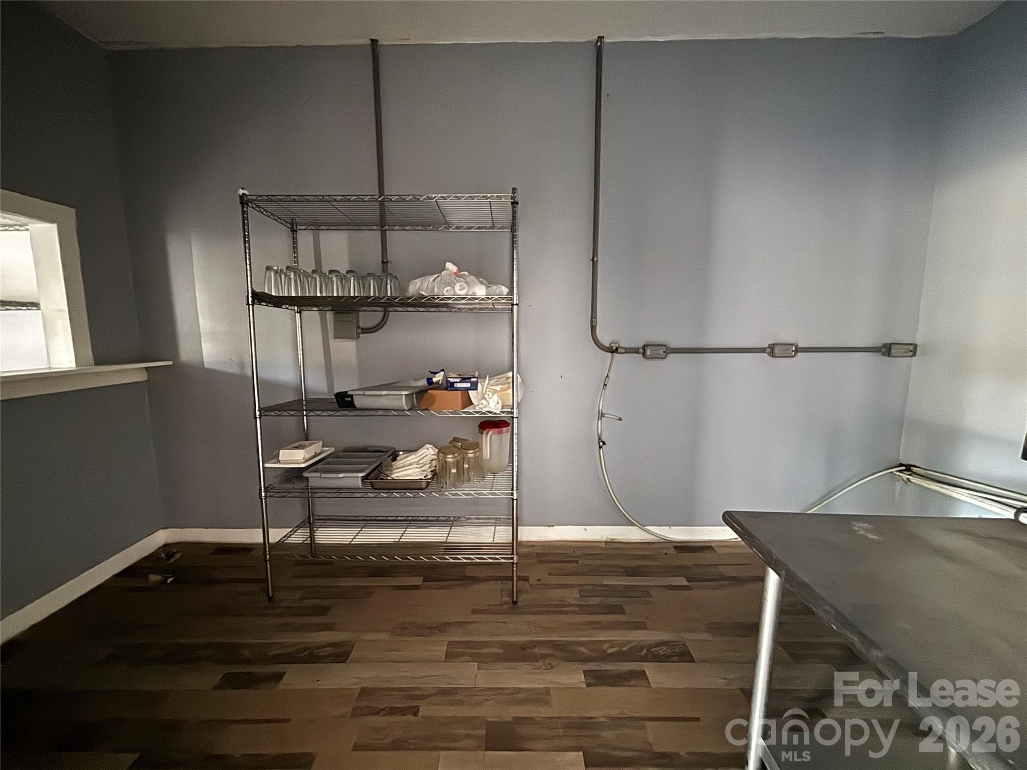 2906 Springs Road Property Photo 12