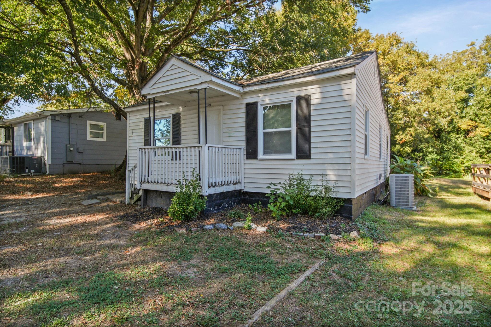 1426 Beechwood Drive Property Photo 1