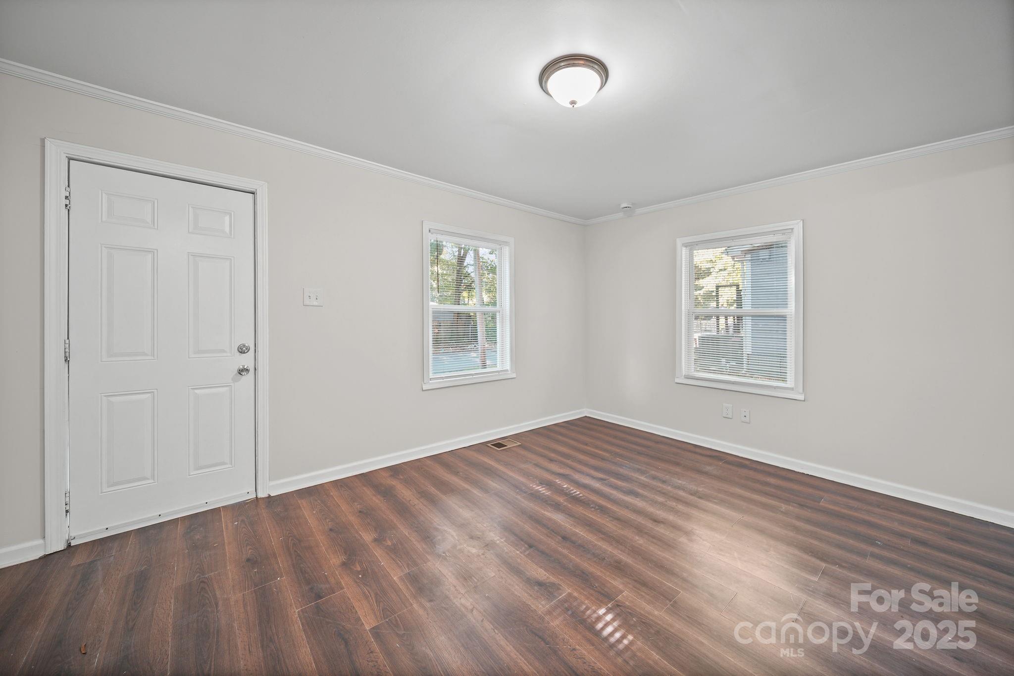 1426 Beechwood Drive Property Photo 2