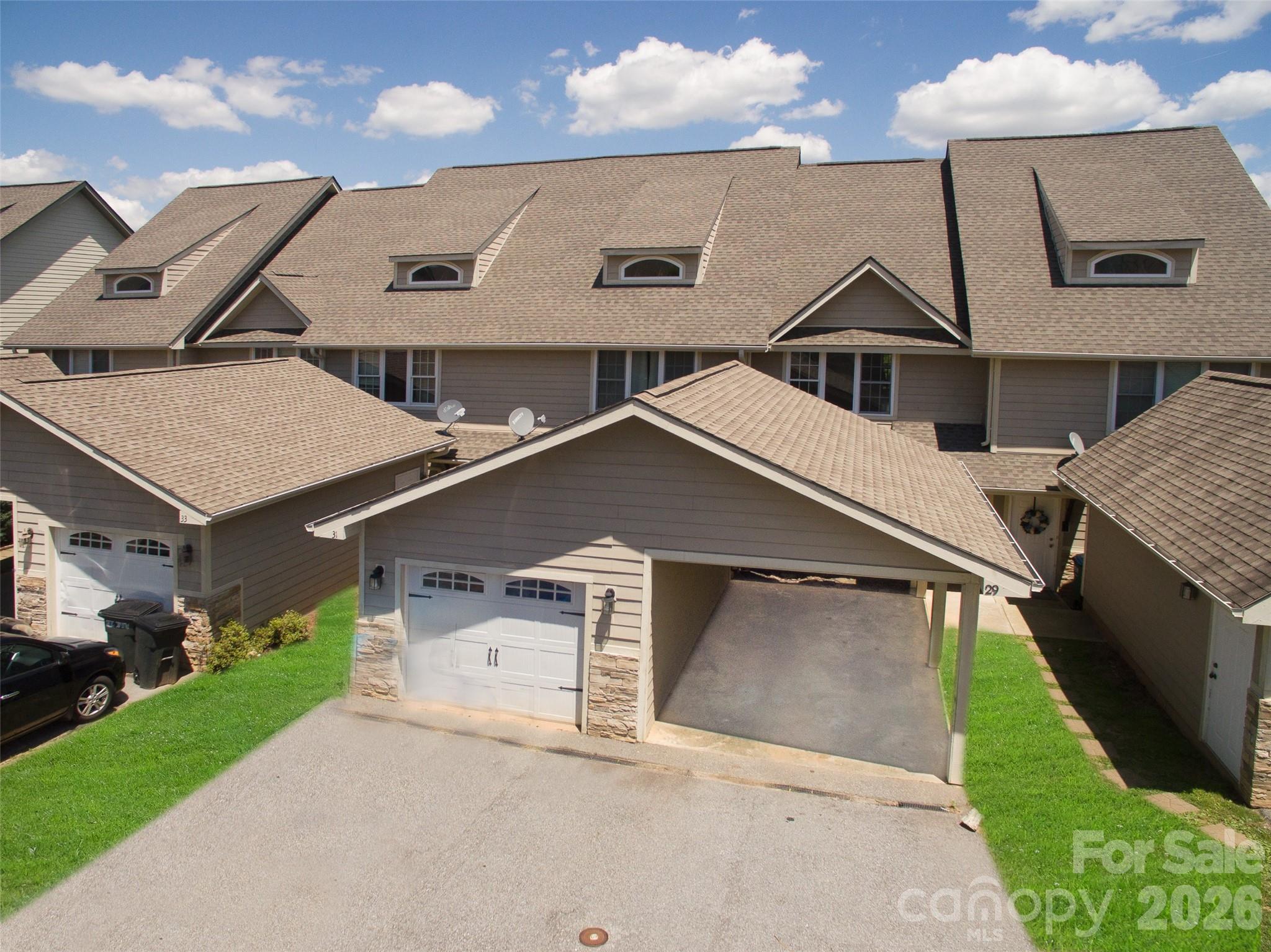29 Rotunda Circle Property Photo 2
