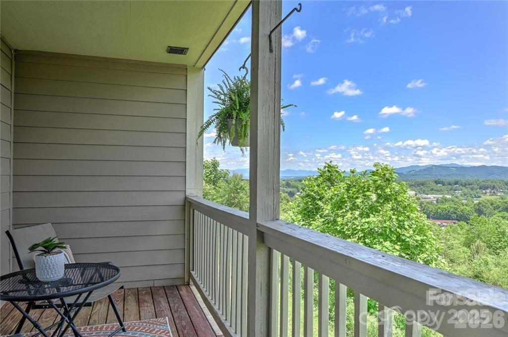 29 Rotunda Circle Property Photo 6