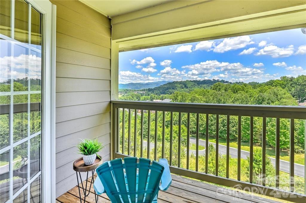 29 Rotunda Circle Property Photo 7