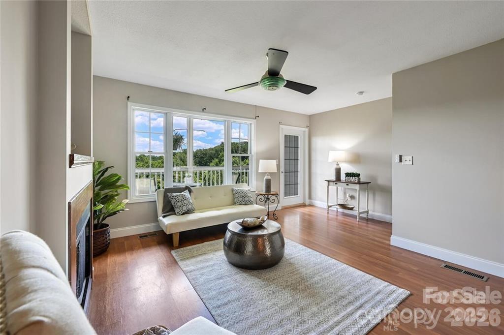 29 Rotunda Circle Property Photo 10