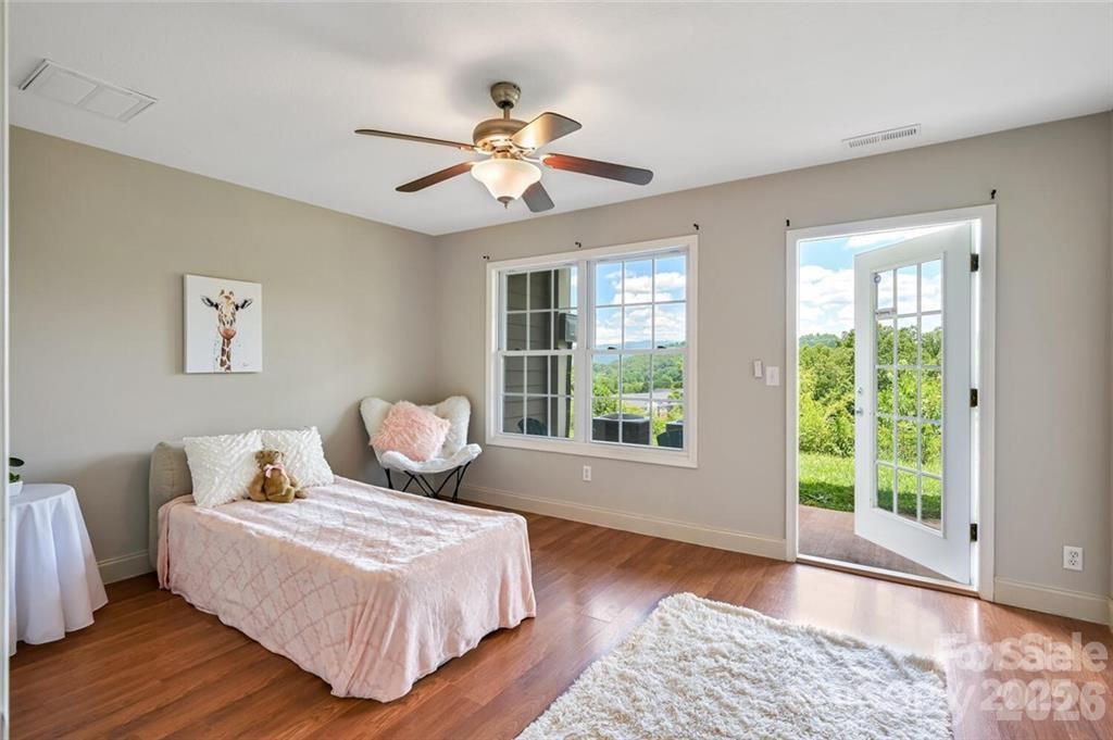 29 Rotunda Circle Property Photo 15