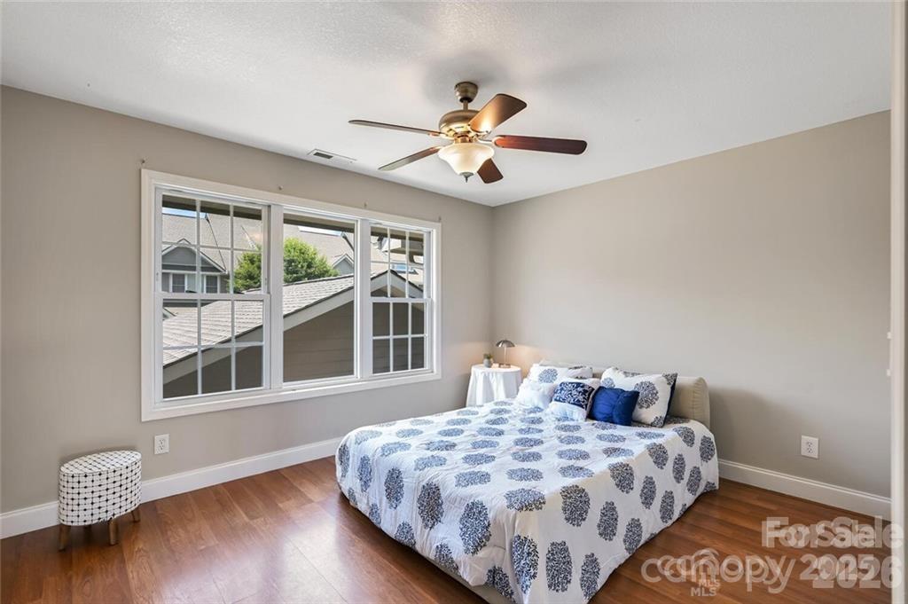 29 Rotunda Circle Property Photo 16