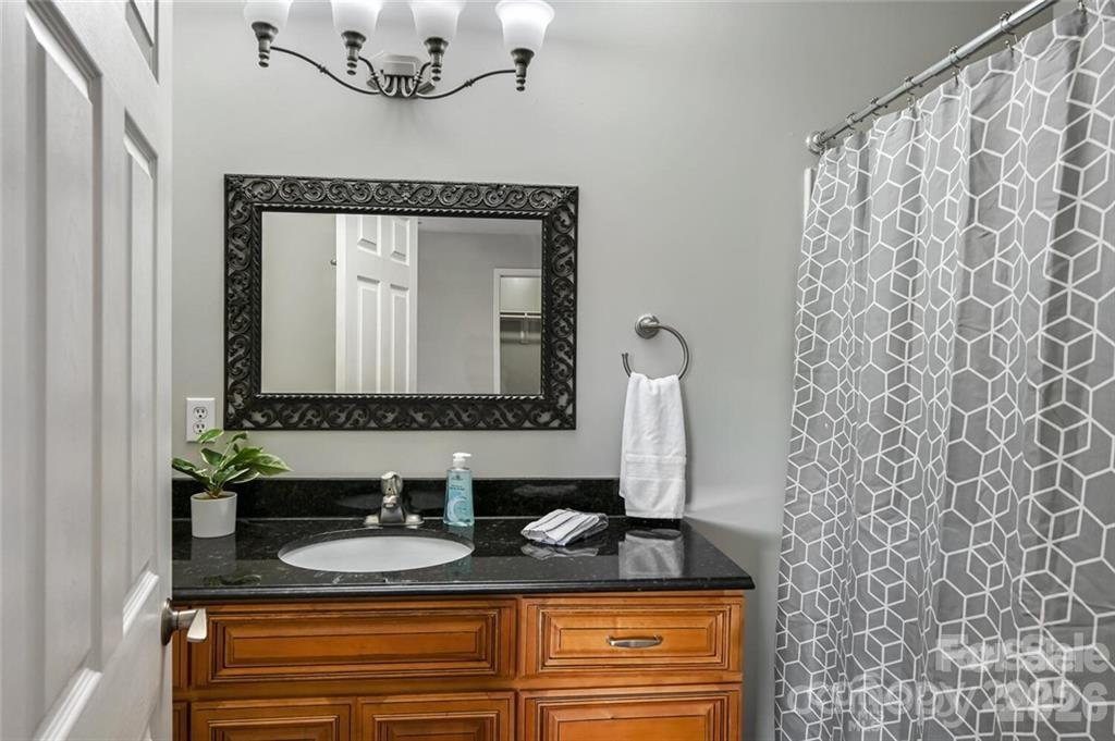 29 Rotunda Circle Property Photo 20