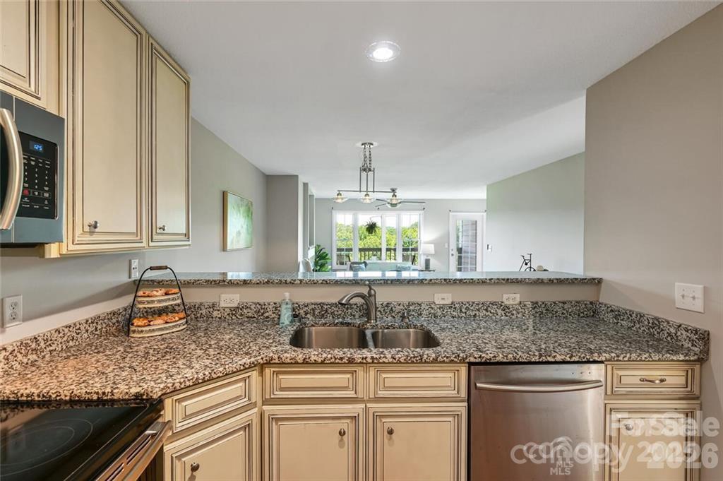 29 Rotunda Circle Property Photo 23