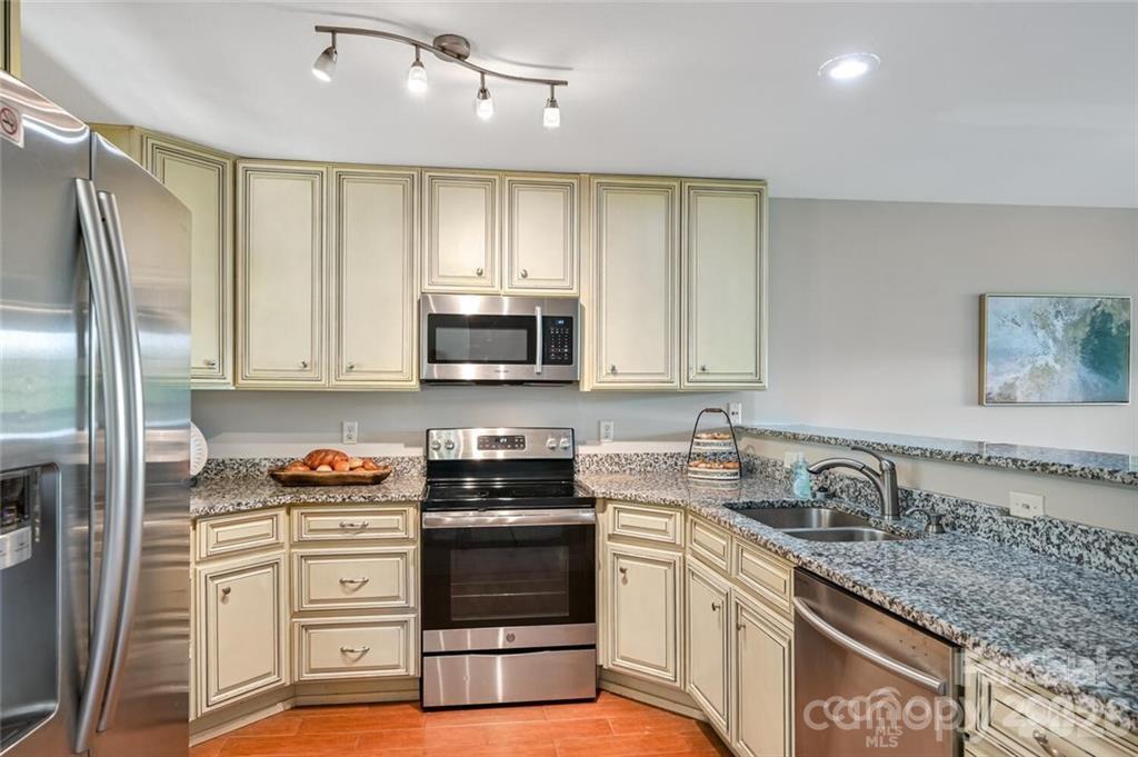 29 Rotunda Circle Property Photo 24