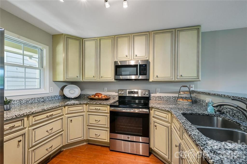 29 Rotunda Circle Property Photo 25