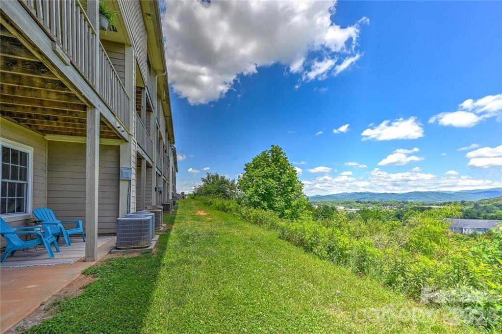 29 Rotunda Circle Property Photo 32