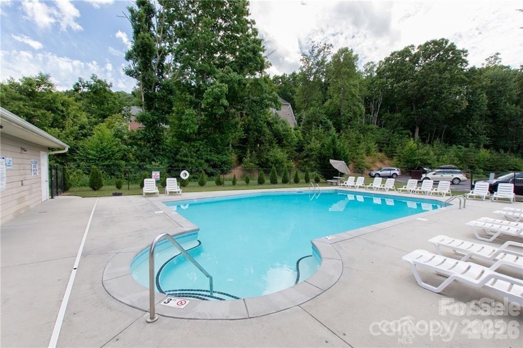 29 Rotunda Circle Property Photo 33
