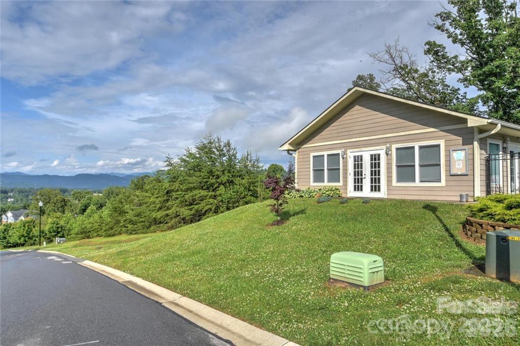 29 Rotunda Circle Property Photo 34